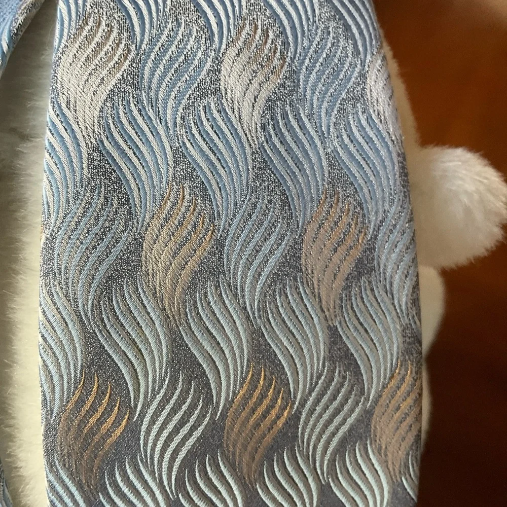 Bruno Piatelli Men Silk Powder Blue Gray Hip Dapper Wavy Pattern  X-Long Tie